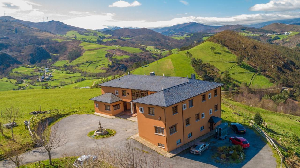 Hotel Rural Yeguada Albeitar Villayon Exterior photo